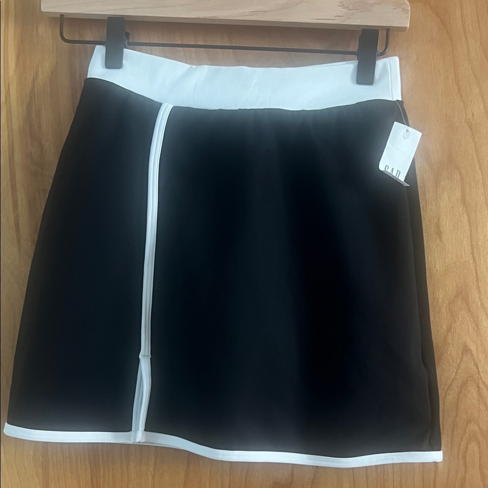 GAP Black and White Mini Skirt - Picture 2 of 7